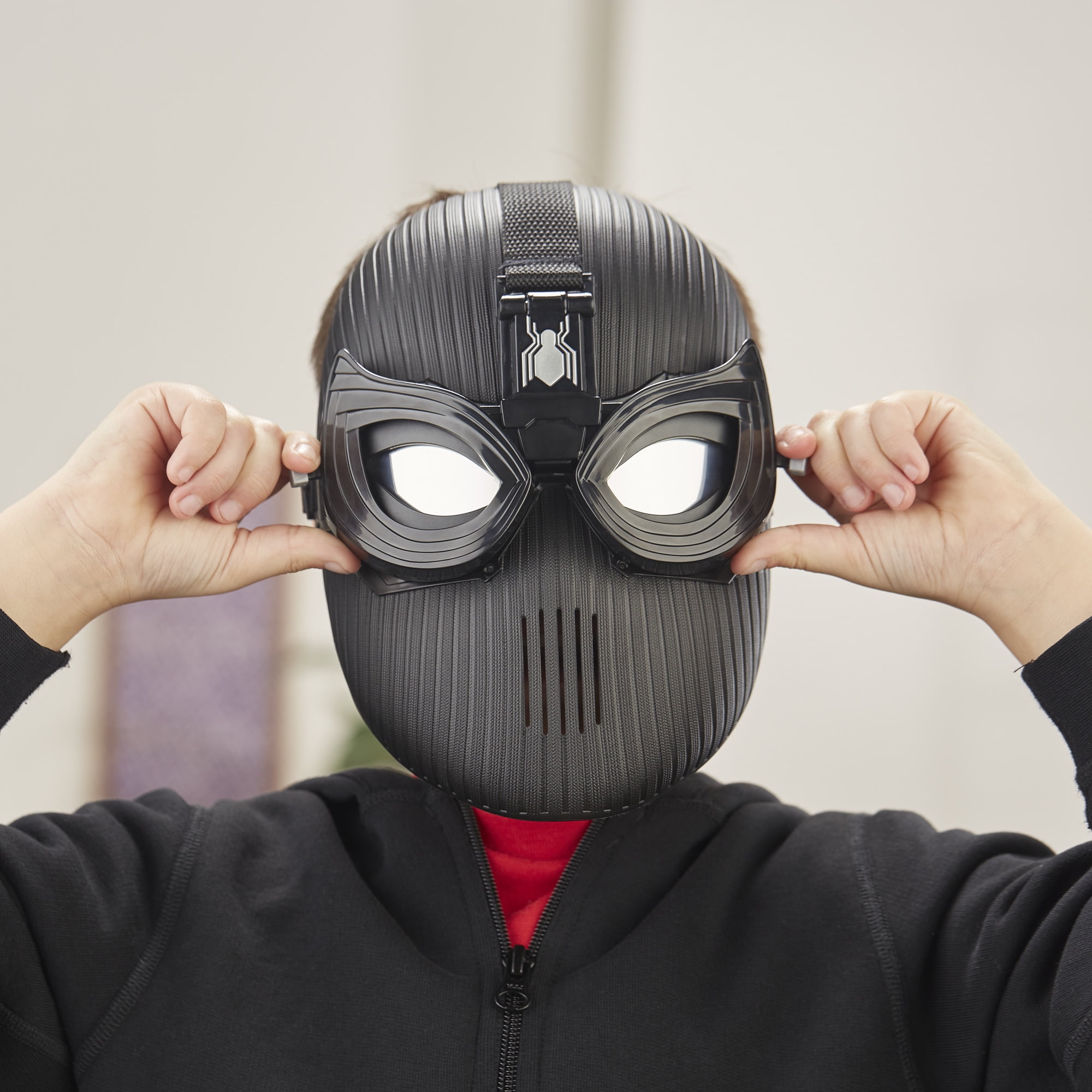 Mask suit. Игрушка Hasbro маска e5547eu4. Маска стелс человека паука. Человек в маске. Черная маска игрушка.