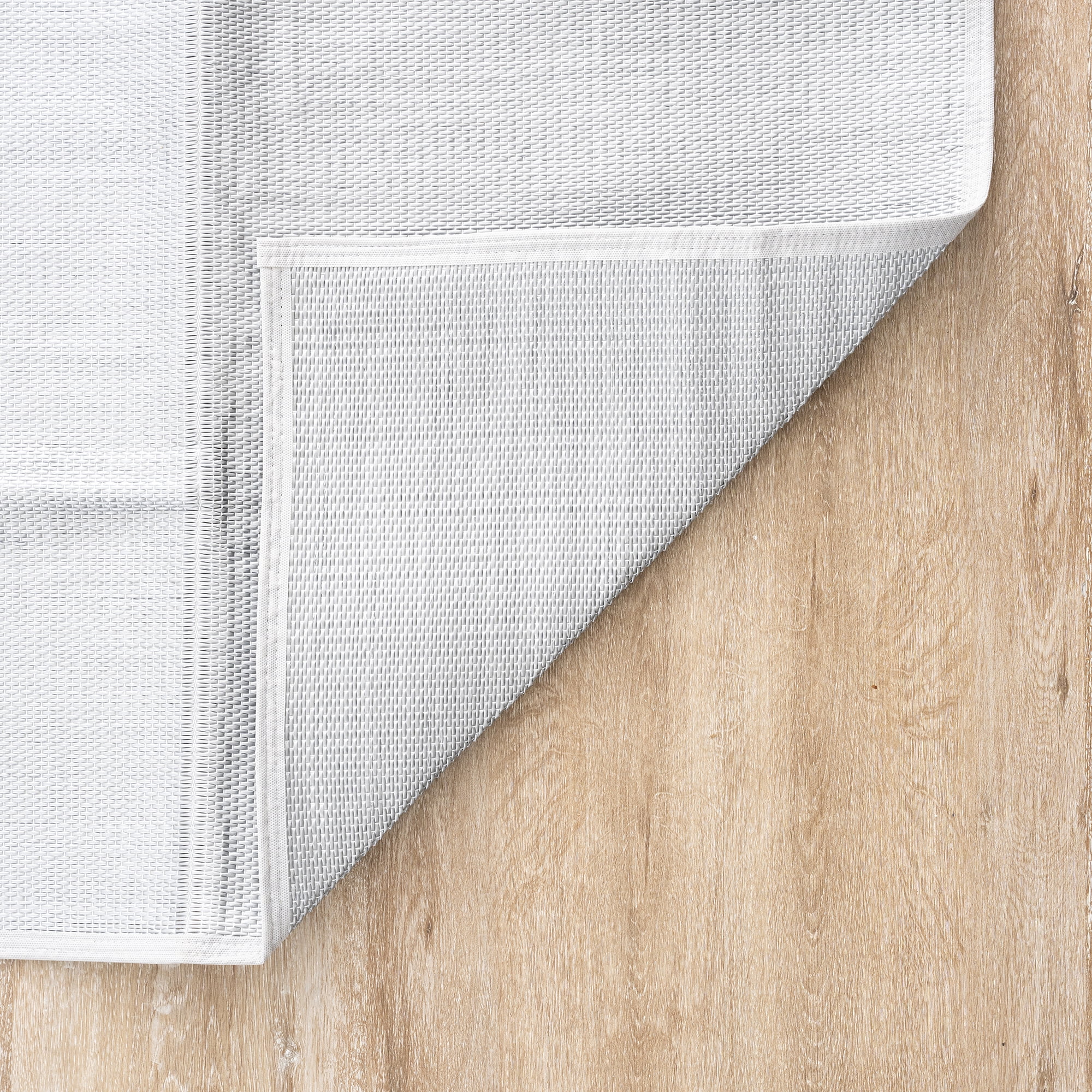 Luna Contemporary Solid Gray Polypropylene Reversible Plastic Straw Outdoor Area Rug, 4'x6' Rectangle