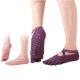 thumbnail image 3 of Calcetines de pilates antideslizantes oso de fresa 2 pares de algodón con agarre talla UK 3.5 - 9, 3 of 4