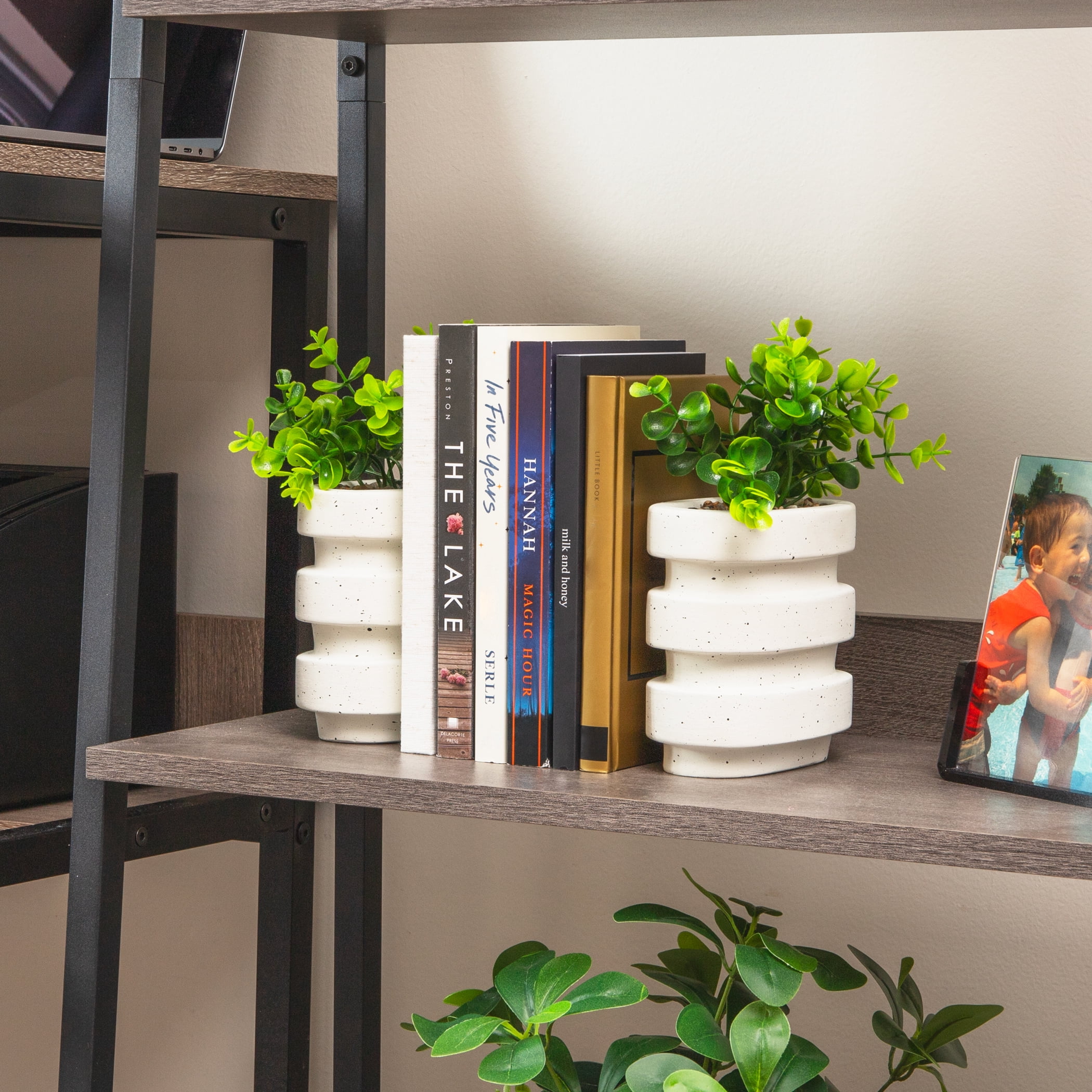 Mind Reader Ribbed Cement Planter Bookends, Faux Greenery for Shelves and Desk Decor, Set of 2, White