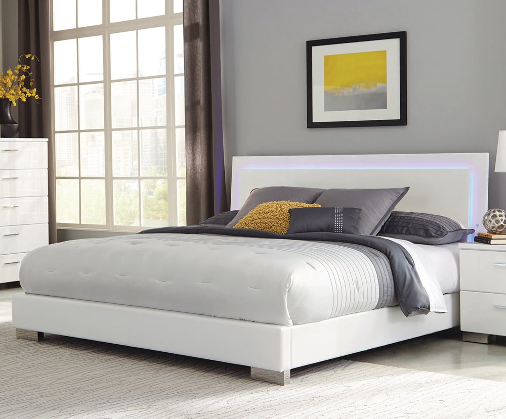 Coaster Furniture Felicity Glossy White, Queen Bed