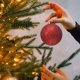 thumbnail image 5 of Adornos navideños de 5 pulgadas - Bolas de purpurina irrompibles para árbol/corona, paquete a granel de bolas colgantes de plástico, decoración navideña para fiestas y hogar (rojo), 5 of 5