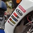 thumbnail image 4 of [listo Stock] reflectante de la motocicleta lateral de la tira lateral de la bicicleta casco de la etiqueta engomada del coche estilo vinilo adhesivo para YAMAHA TMAX Kawasaki KTM, 4 of 4