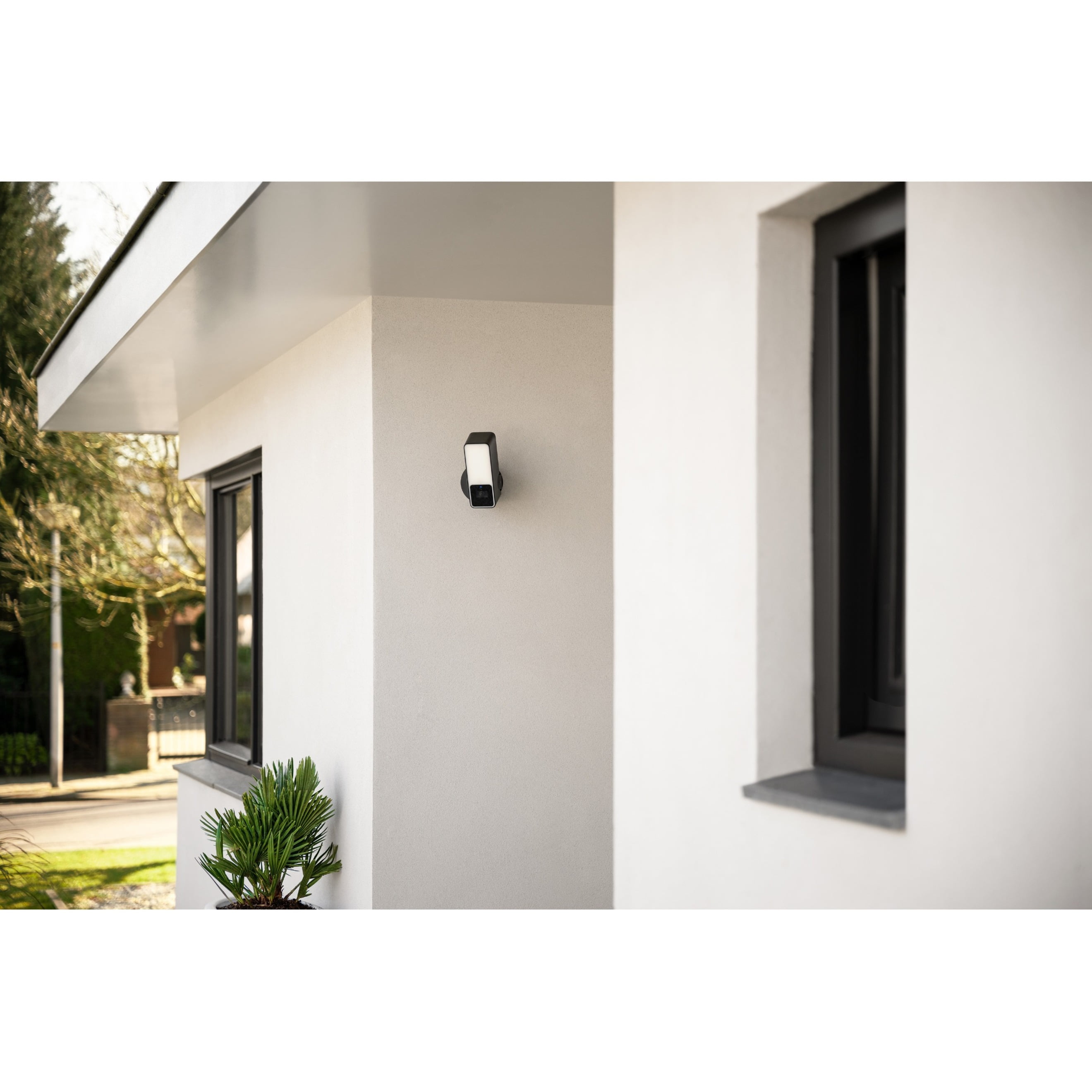  Eve Outdoor Cam – Secure floodlight Camera, Maximum Security &  Privacy (HomeKit Secure Video), 1080p, Night Vision, Wi-Fi (2.4 GHz),  Motion Sensor, Two-Way Communication, People/pet/Vehicle Detection :  Electronics