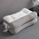thumbnail image 5 of Almohada cervical suave, diseño ergonómico que no se pliega, protege la columna vertebral, ayuda a dormir, ideal para adultos y estudiantes, relajación en el hogar, comodidad al viajar. Blaxill, 5 of 8