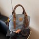 thumbnail image 3 of Bolso pequeño de mano de alta gama para mujer, moderno y versátil, estilo mensajero de hombro, diseño retro de nicho, 2025, 3 of 5