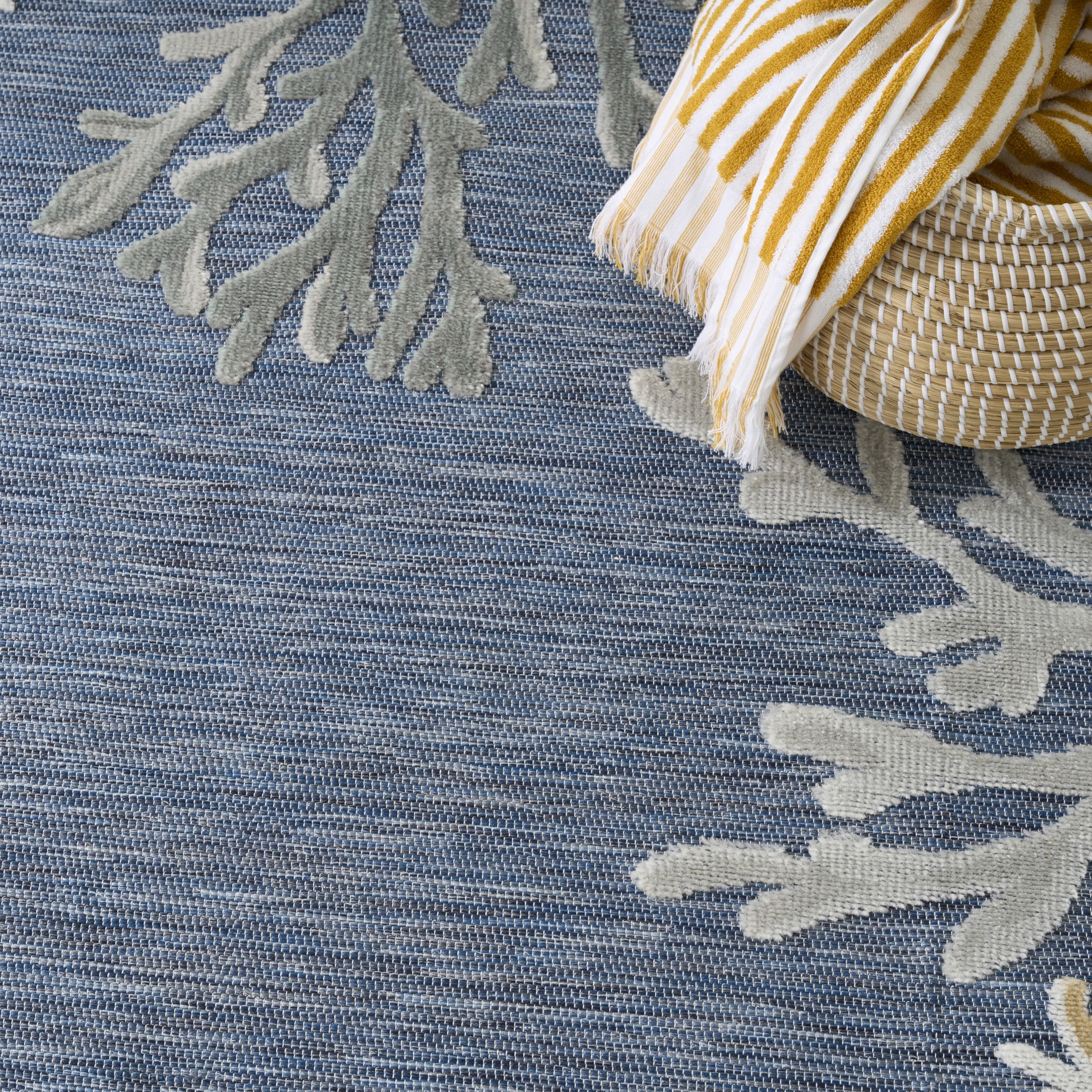 Nourison Suncoast 4' x 6' Denim Multicolor Coastal, Nautical & Beach Rug