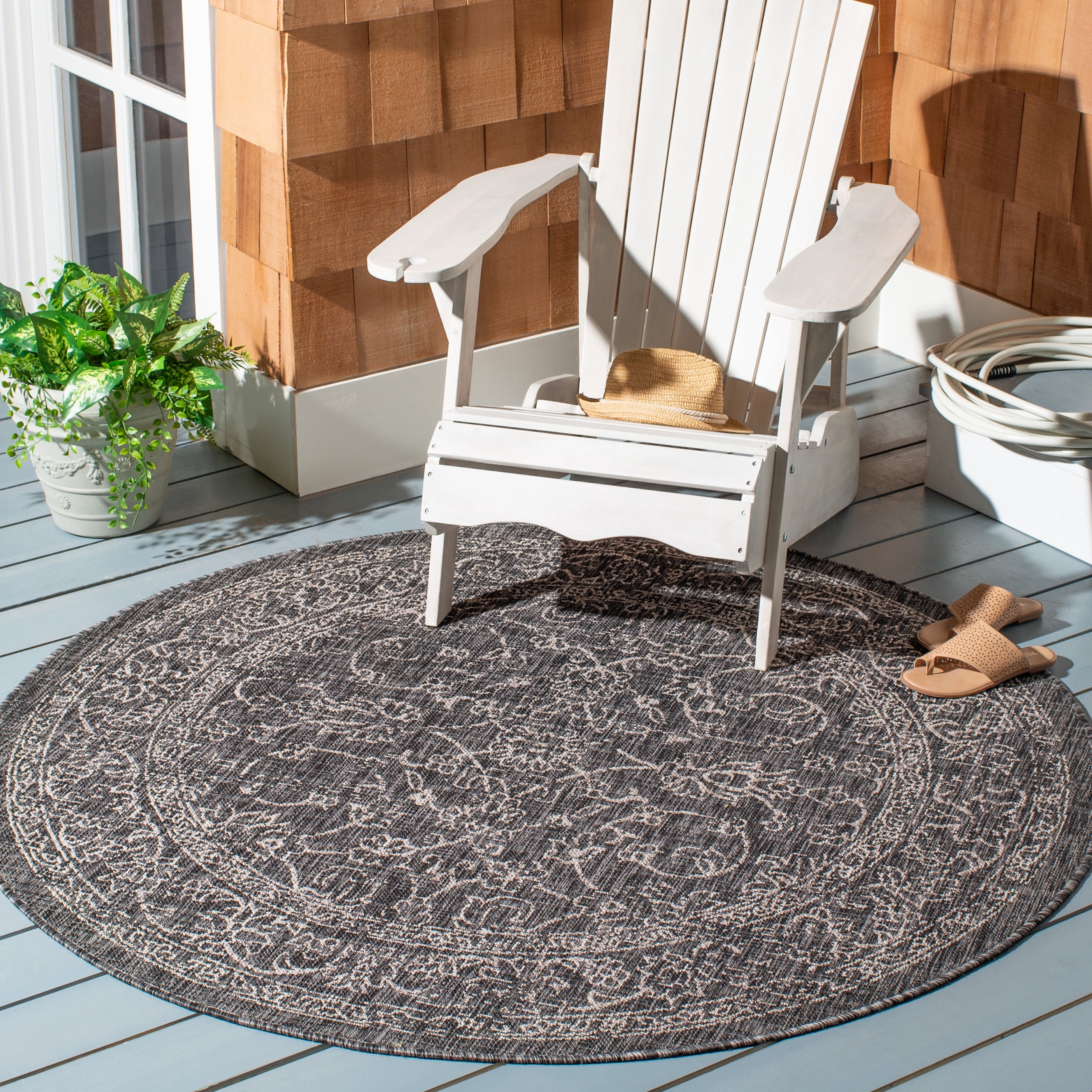 SAFAVIEH Courtyard Darin Botanical Indoor/Outdoor Area Rug, Black/Ivory, 4' x 4' Round
