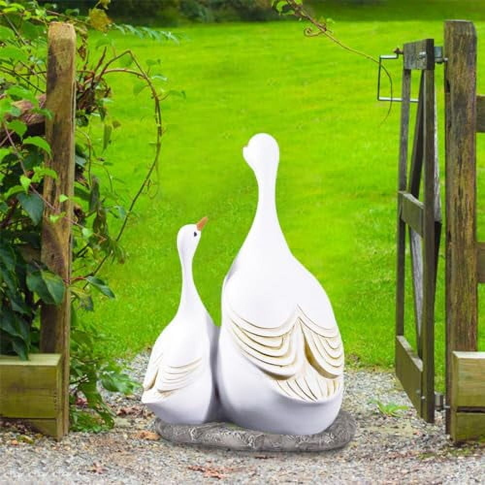 Voyyphixa White Goose Garden Statue Mother Duck and Ducklings Figurine Cute Animal Resin Sculptures for Lawn Patio Outdoor Yard Decor Table Living Room Bedroom Decoration (Large)