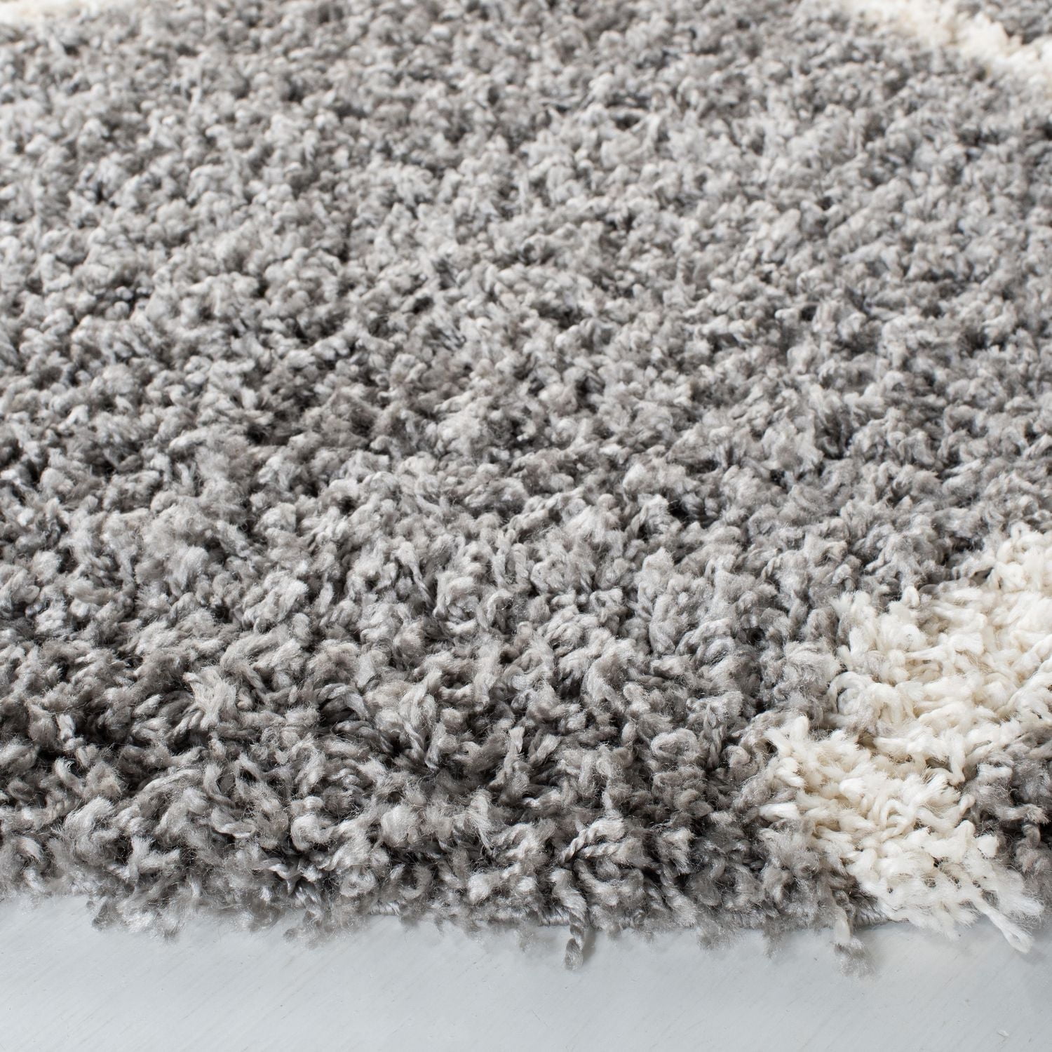 Safavieh Venus Carleen Chevron Shag Area Rug