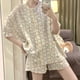 thumbnail image 2 of Conjunto de pijama de verano para mujer, ropa de casa cómoda, suave, suelta, con estampado de letras, Top con botones y pantalones cortos, 2 piezas, Multicolor, 2 of 5