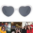 thumbnail image 3 of Lunettes de Nuit Lumineuses en Forme de Cœur Lunettes de Soleil Blanches, 3 of 9