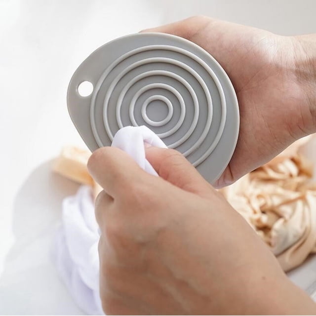 Planche à Laver Portative Mini à Main avec Boîte de Rangement pour Savon / Motifs de Récurage 3D pour un Nettoyage Sans Effort / Outil de Lessive Compact pour Voyage et Camping