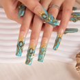 thumbnail image 4 of Adorable punta francesa de color azul turquesa para presionar sobre las uñas, 4 of 7