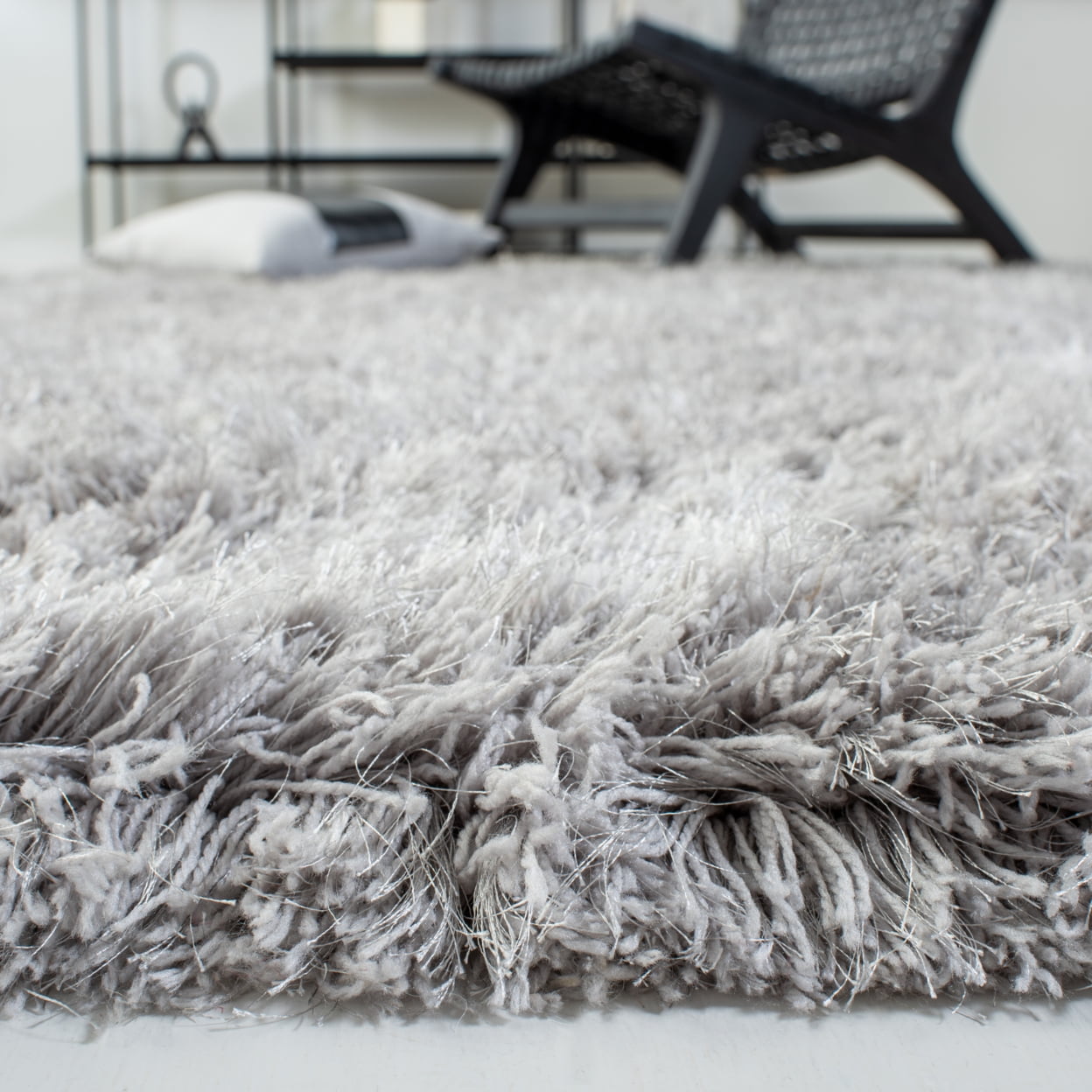 SAFAVIEH Ocean Braxton Solid Polyester Shag Area Rug, Silver, 3' x 5'