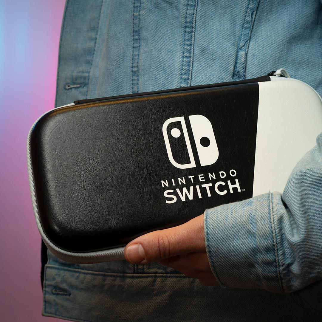 PDP Gaming Slim Deluxe Travel Case: Noir & Blanc