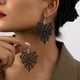 thumbnail image 5 of Pendientes de Halloween con diseño de telaraña de European Creatives, 5 of 5