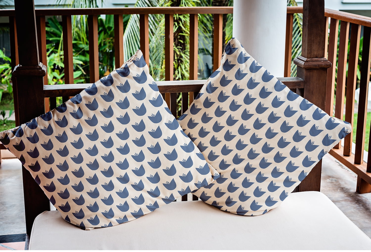 18"x18" Simply Daisy Simple Tulip Design Poly Indoor/Outdoor Pillow, Blue Qty 1