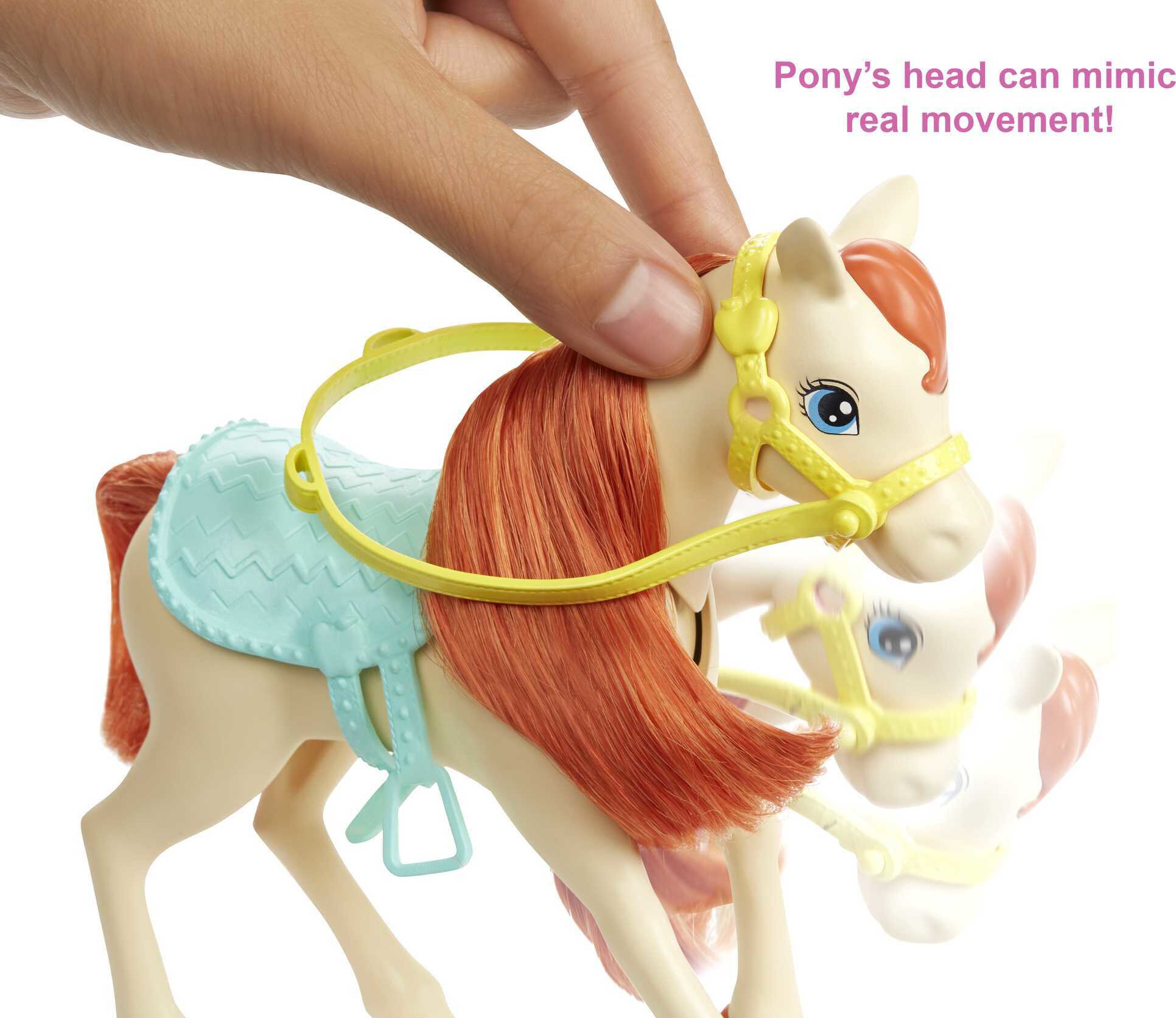 Barbie Hugs 'N' Horses Playset with Barbie & Chelsea Dolls, Blonde - image 4 of 6