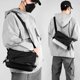 thumbnail image 4 of Bolso de pecho para hombre, moderno, informal, de gran capacidad, multifuncional, de nailon, tipo bandolera, 4 of 6