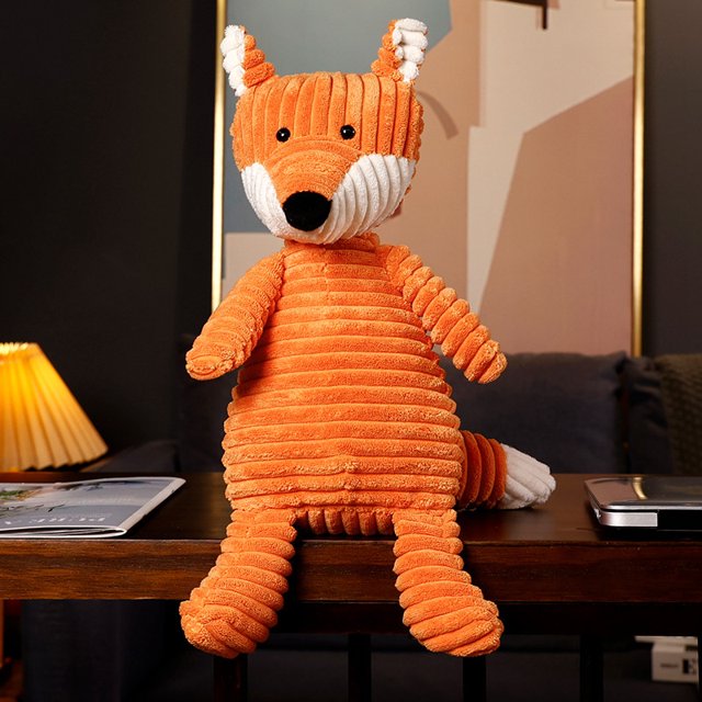muñeco de zorro escondido en secreto, juguete de peluche, muñeco de trapo, regalo para niña, muñeco de zorro pequeño de piel roja; vista frontal centrada de un zorro caricatura sentado con cuerpo canalé naranja y hocico y puntas de oreja blancas, ojos negros bordados y nariz negra, relleno de algodón PP; también usado como peluche decorativo o juguete coleccionable para jóvenes.