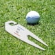 thumbnail image 1 of Aleación Golf Hierba Reparación Tenedor Equipo de golf Ejercicio Ayudas de golf Herramienta de alineación resistente doble Marcador de pelota de golf Blanco, 1 of 8