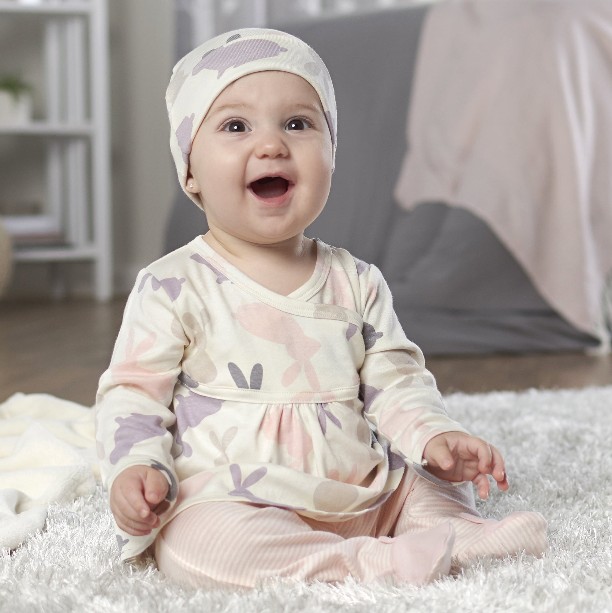 Gerber Baby Girl Bunny Baby Shower Layette Gift Set, 11-Piece