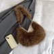 thumbnail image 5 of Bolso de Mano Invierno Cruzado Hombro Cgtredaw para Mujer Felpa Esponjoso Compras citas, 5 of 9