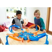 Hot Wheels® Track Set with 1:64 Scale Toy Car, Criss-Cross Crash Track with Motorized Booster