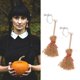thumbnail image 3 of Un par de pendientes de escoba de bruja, divertidos clips para las orejas de Halloween, pendientes sin orejas tejidos a mano naturales para mujeres y niñas, 3 of 5