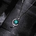 thumbnail image 1 of Collar de diamantes mosán azul y verde de Maldivas Colgante de corazón con cabeza de vaca "Un ciervo tiene tu vaca", 1 of 1
