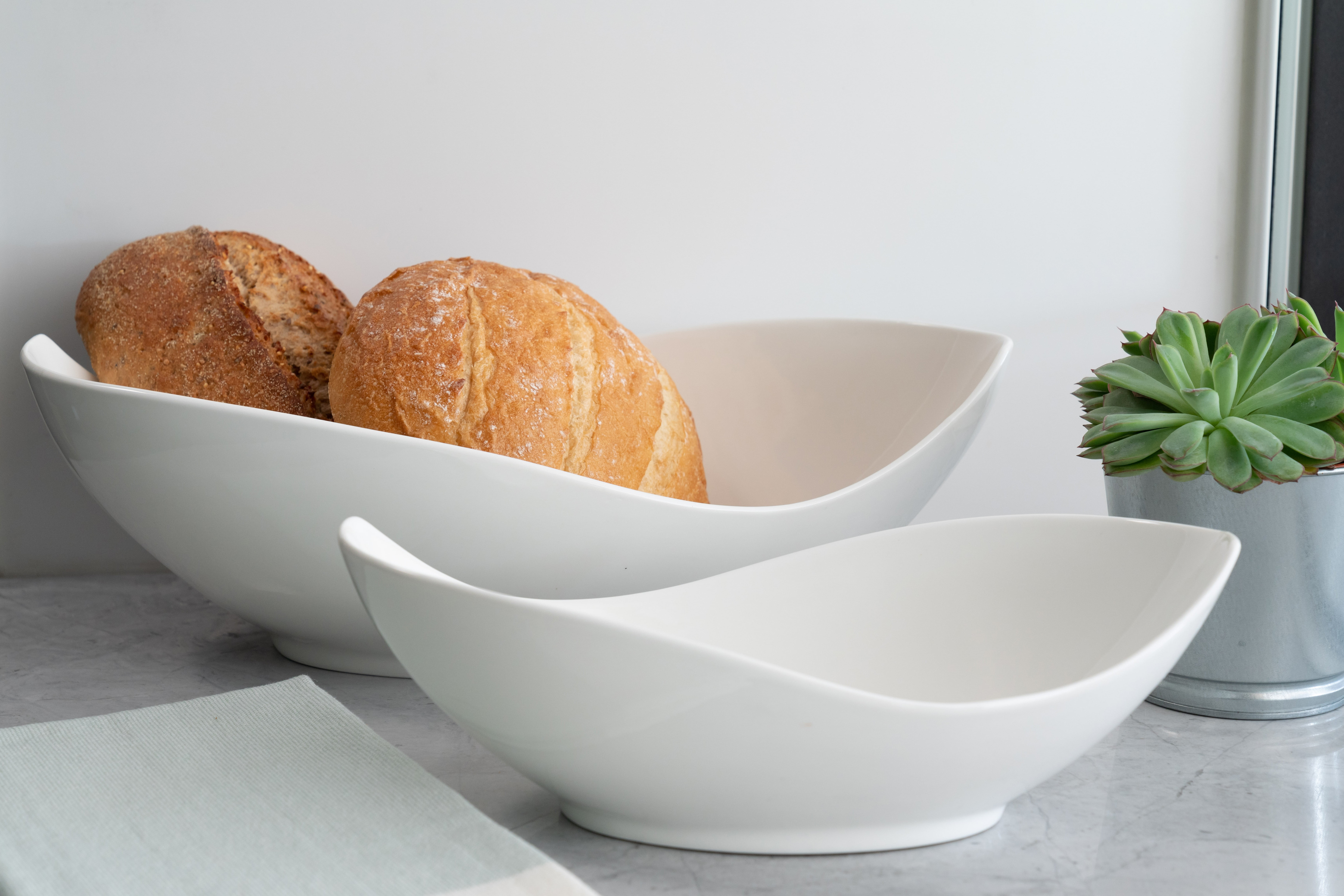 Served Insulated Serving Bowl - Strawberry