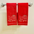 thumbnail image 4 of Juego De 2 Toallas De Baño Navideñas, 16 X 25 Pulgadas, 100% Algodón, Color Rojo Con Bordado "Es La Época Más Maravillosa Del Año", 4 of 5