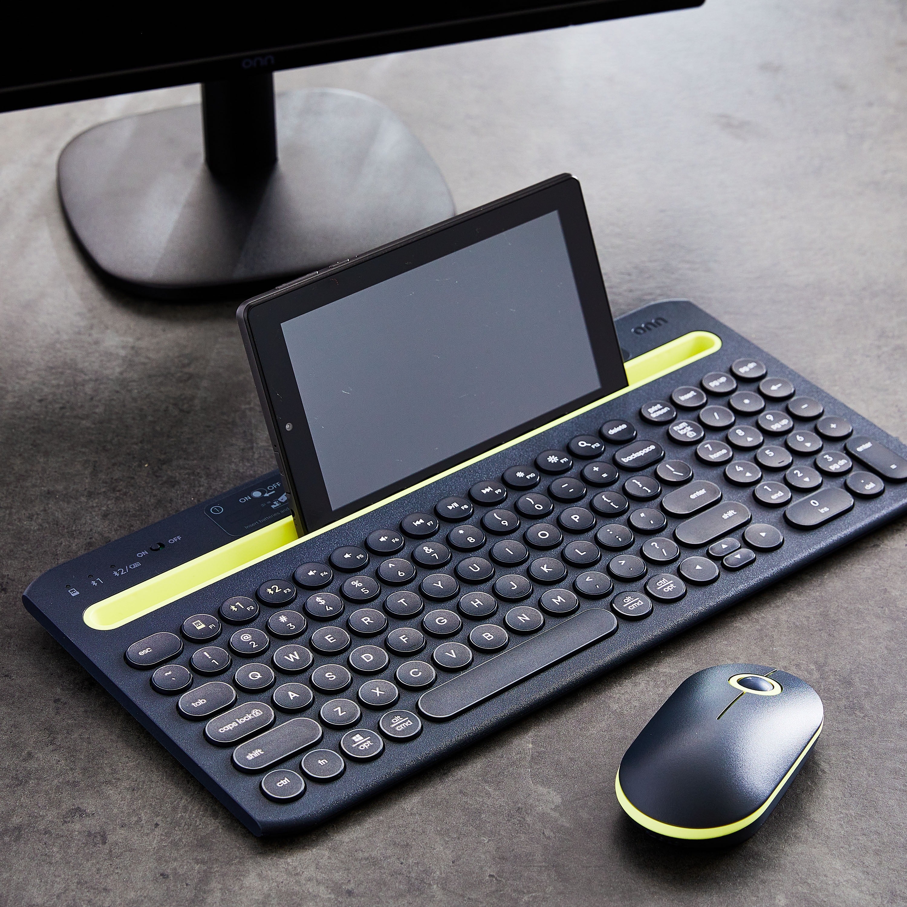 onn Set de teclado inalámbrico de tamaño completo y mouse de 3 botones, gris y amarillo 4