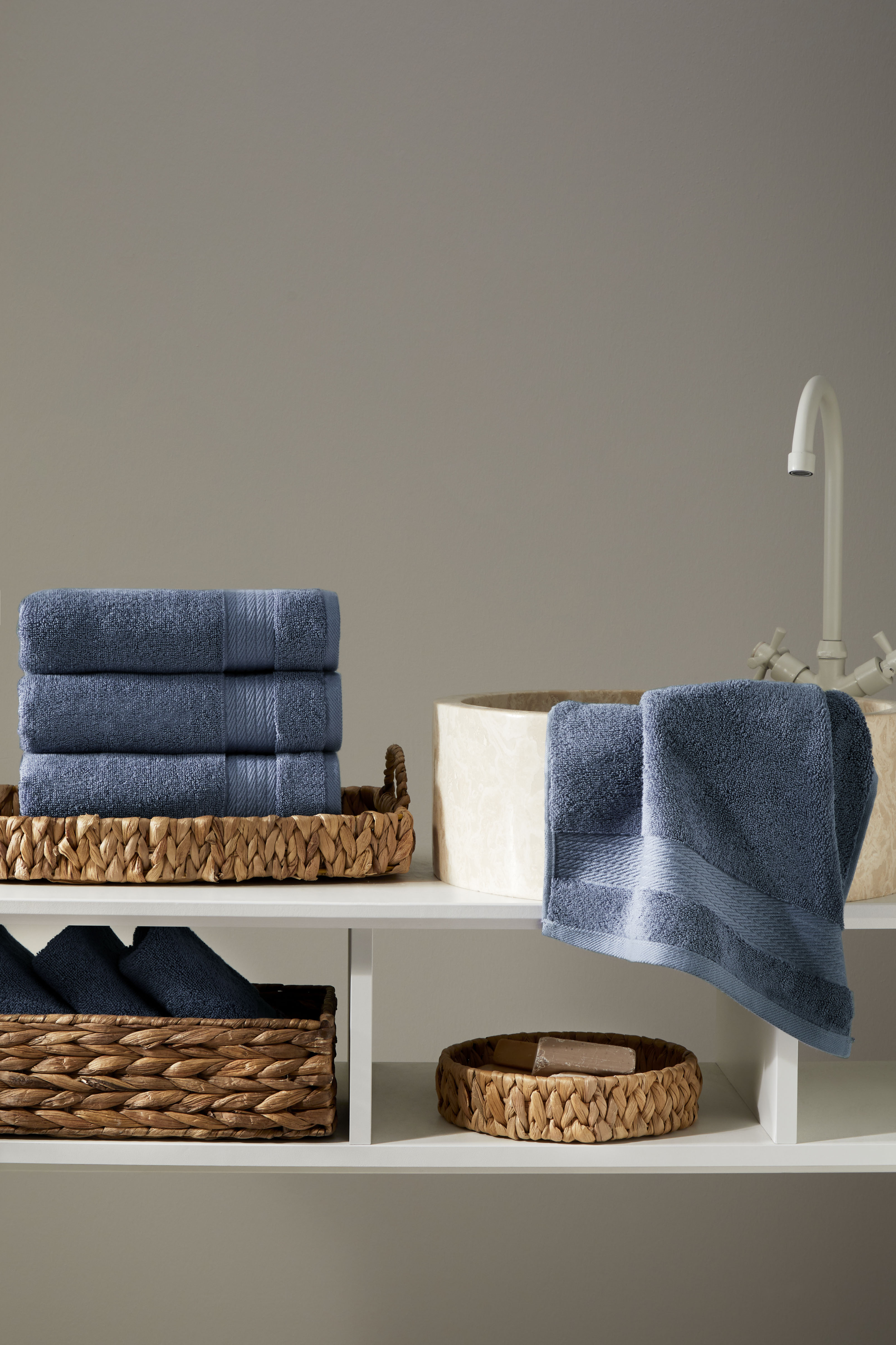 Ozdilek 4-Piece 16x30 Hand Towels  575 GSM – 100% Turkish Cotton, Luxury Soft , Quick Dry & Absorbent, Fade-Resistant, Comfortable & High-Quality Cotton Towel (Ocean Blue)
