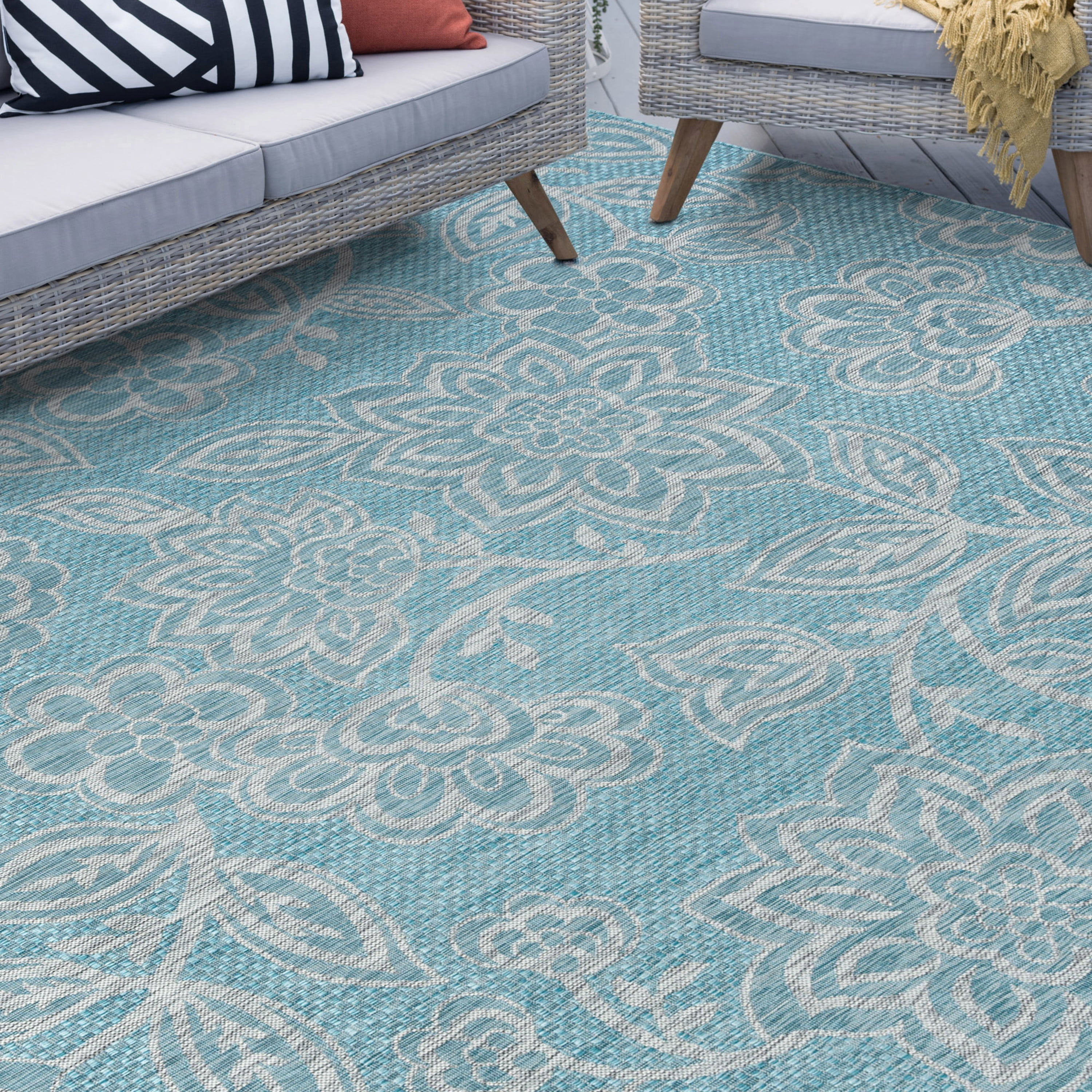 Veranda Transitional 5' x 7' Seafoam and Light Gray Polypropylene Outdoor Area Rug
