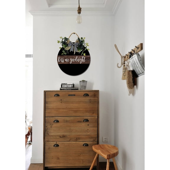 Kiss Me Goodnight Front Door Sign Funny Wreaths Hanging Wooden Plaque Decoration Round Rustic Wood Farmhouse Porch Decor for Home Front Door Decor, 11 x 11 Inch