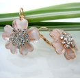 thumbnail image 4 of Navachi 18k Gold Plated Flower White Acatate Crystal Az1580e leverback Earrings, 4 of 4