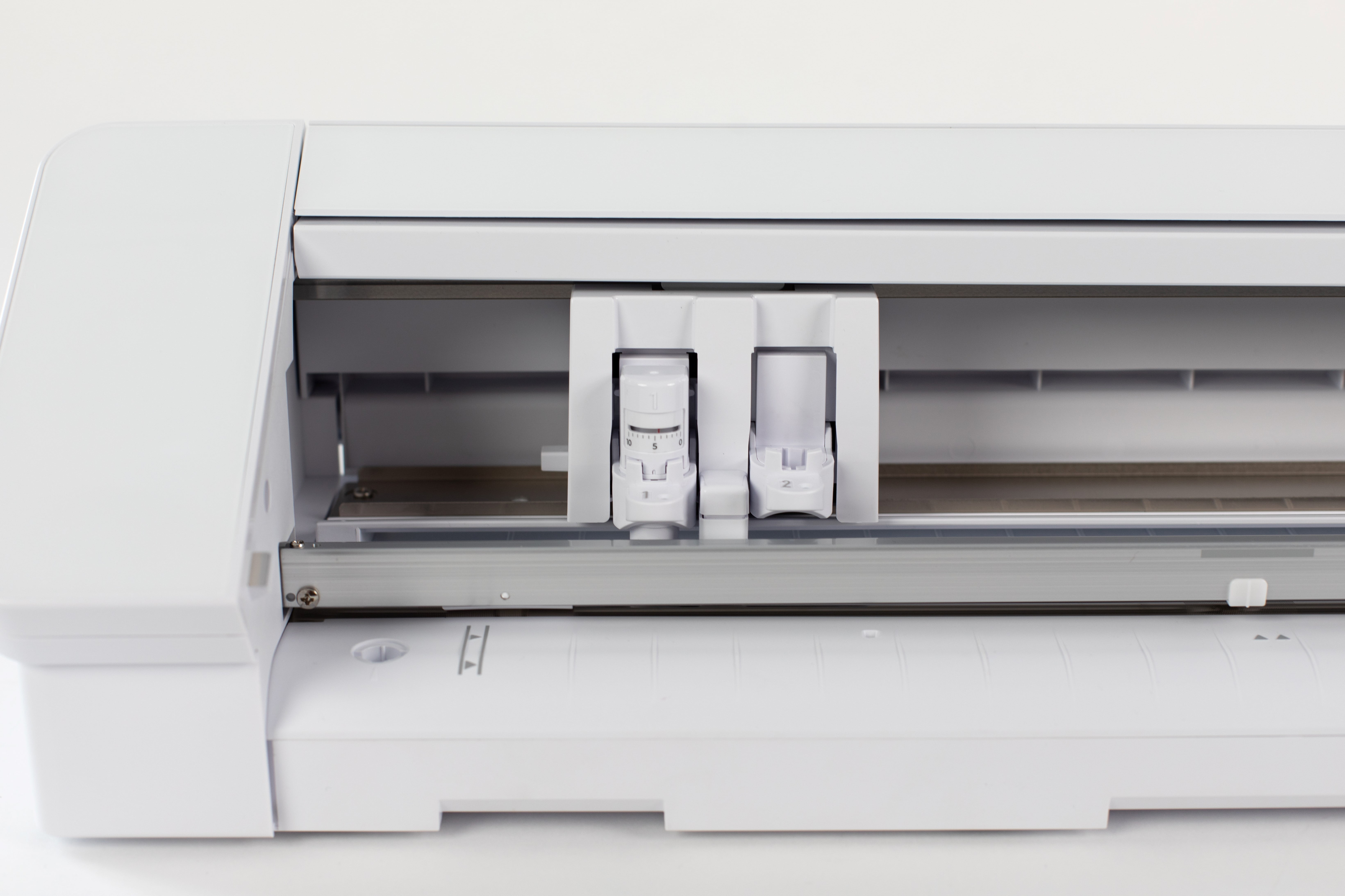 Silhouette Cameo 4 Pro electronic cutting machine, 24 inch, white