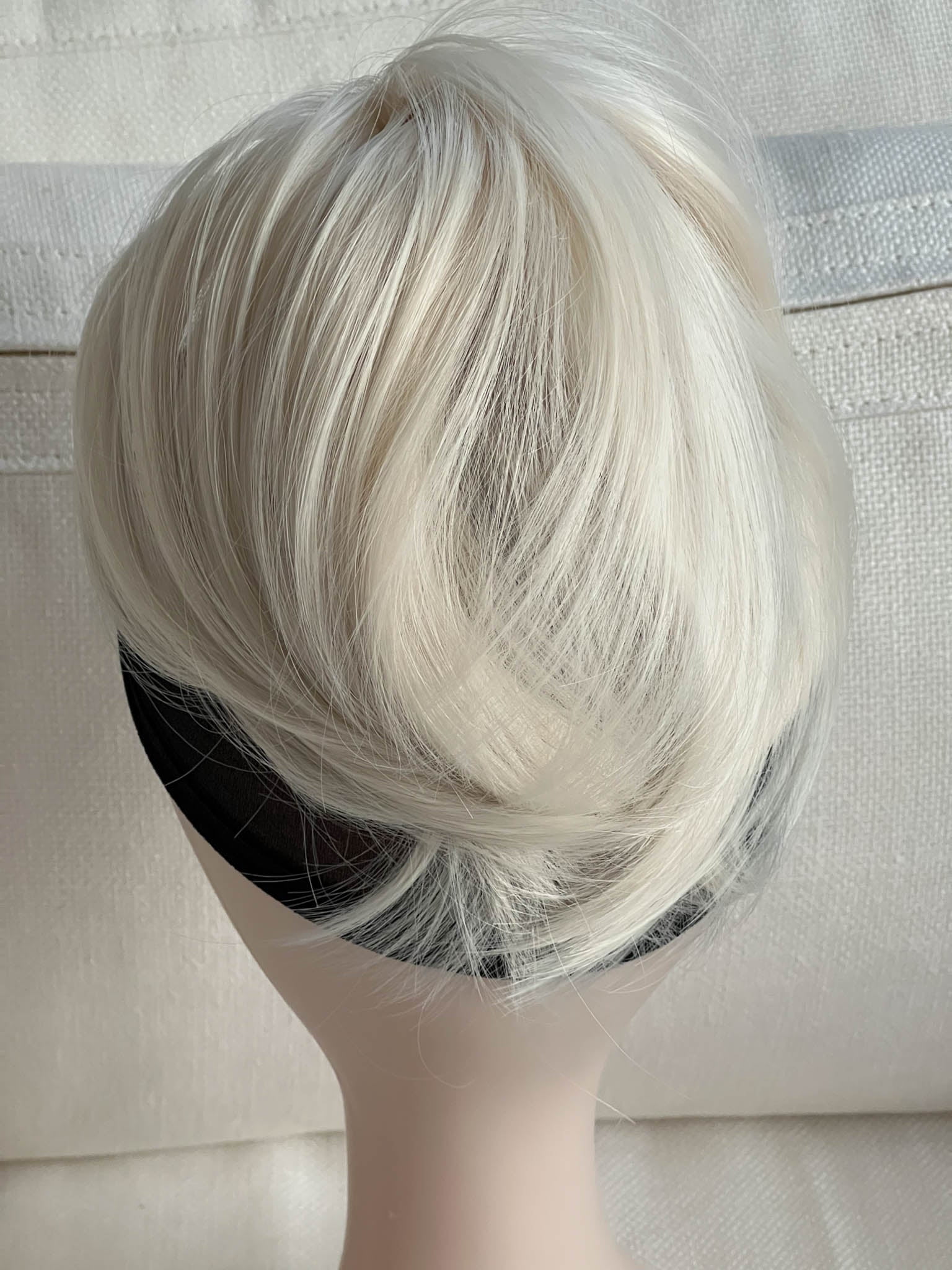 Apexhairs Messy Bun Hair Piece Tousled Updo Straight Hair Chignon Scrunchy Platinum Blonde