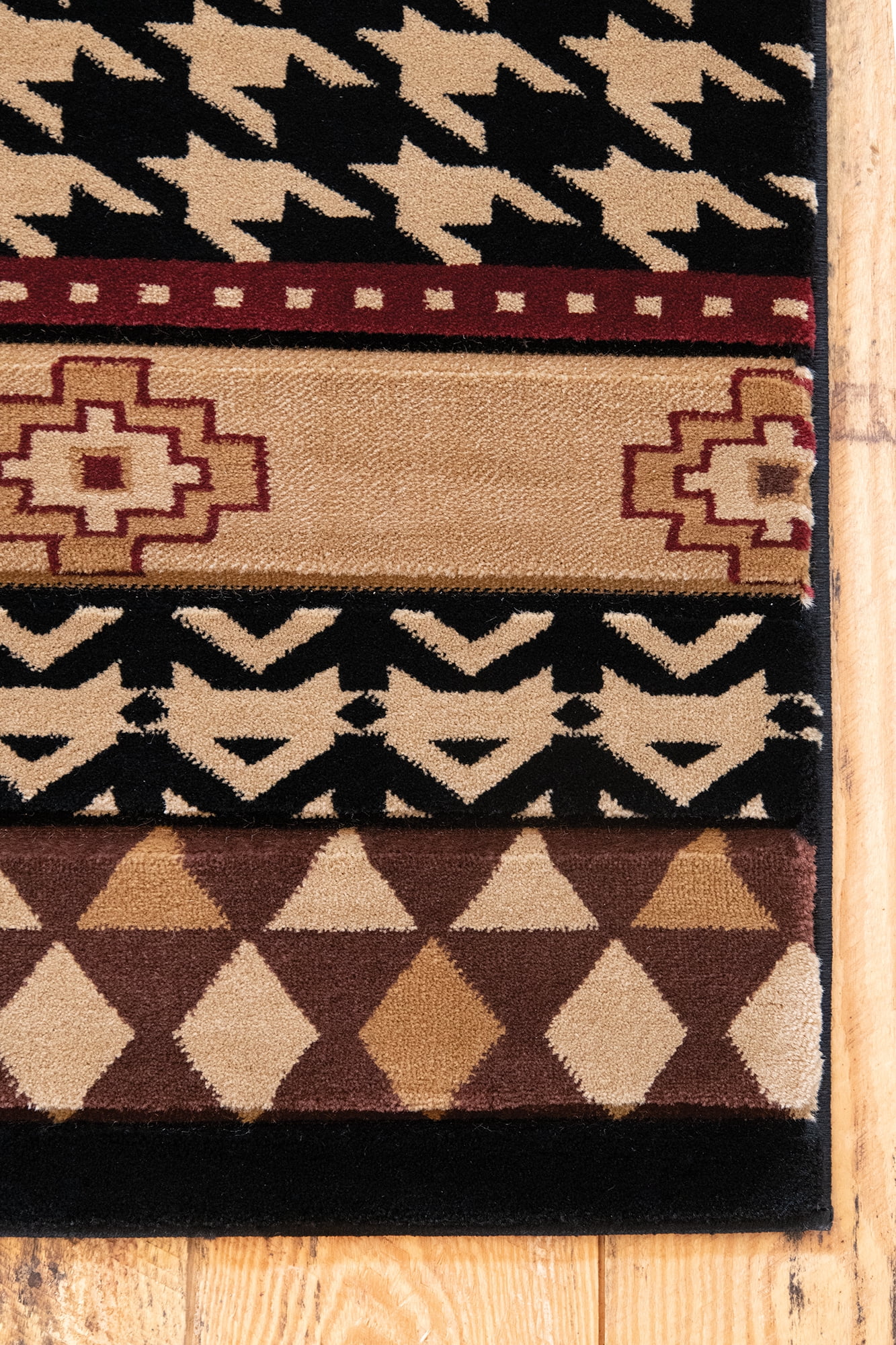 United Weavers Rustic Forest Benson Lodge Animal Area Rug, Beige, 7'10" x 10'6"