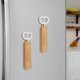 thumbnail image 1 of Paquete de 2 abridores de botellas de cerveza magnéticos para nevera con mango de madera maciza, se quedan fácilmente en la nevera y en la caravana para un almacenamiento cómodo - Gadget de cocin, 1 of 5