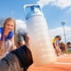 thumbnail image 4 of Botella de agua deportiva de 2000 ml Botellas de viaje portátiles con pajita con escala de tiempo (azul) Ehuebsd Libre de BPA, 4 of 7