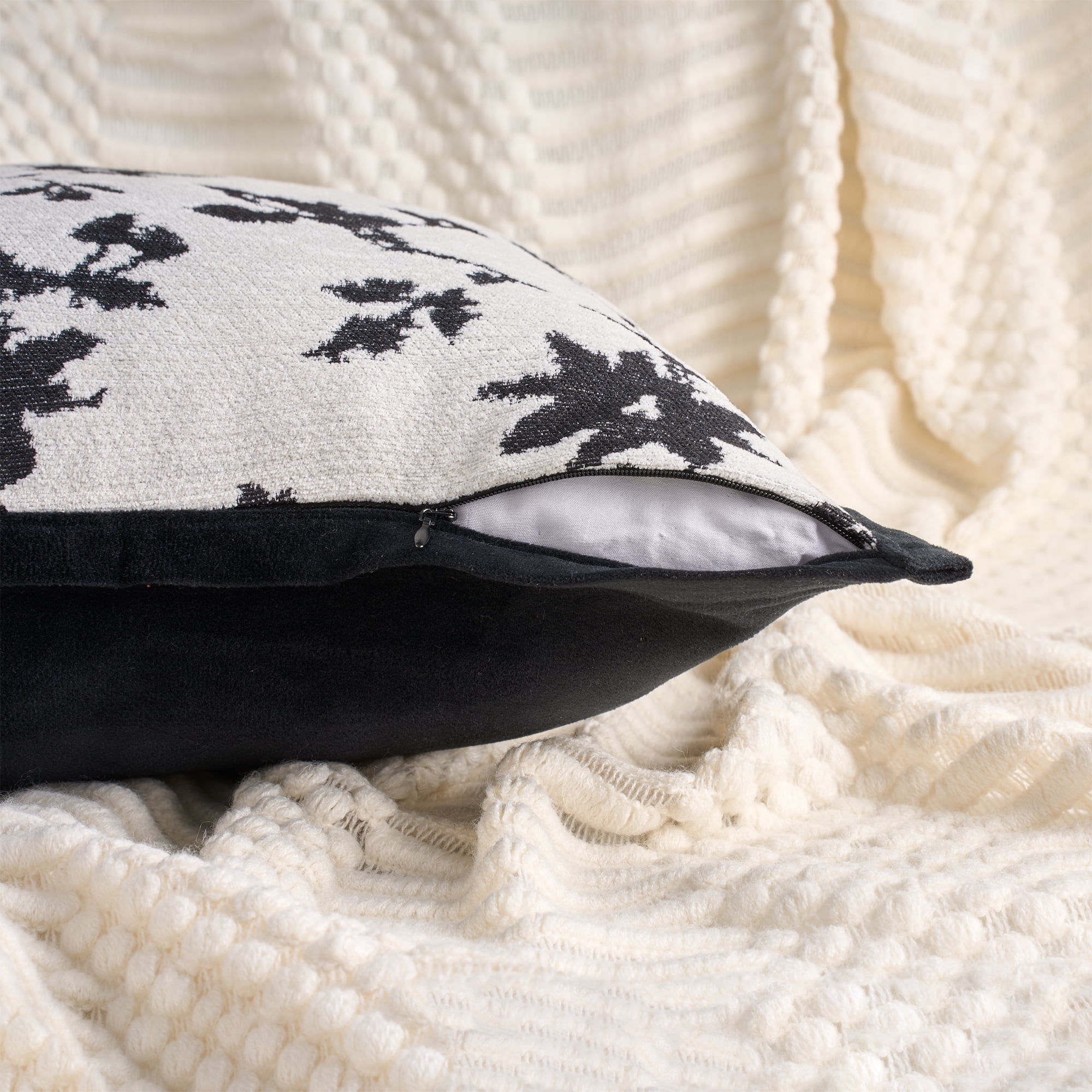 Unique Bargains Set of 2 Chenille Leaves Jacquard Throw Pillow Covers Black