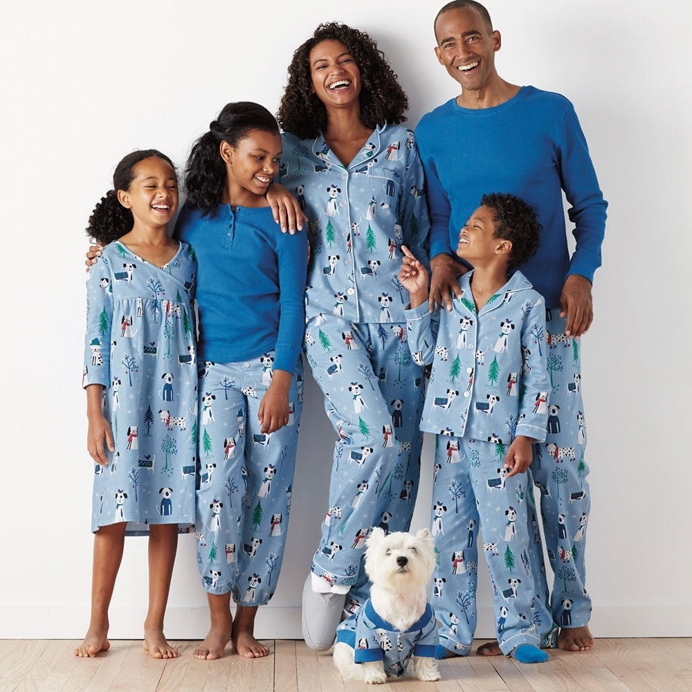 pajamas and night gowns