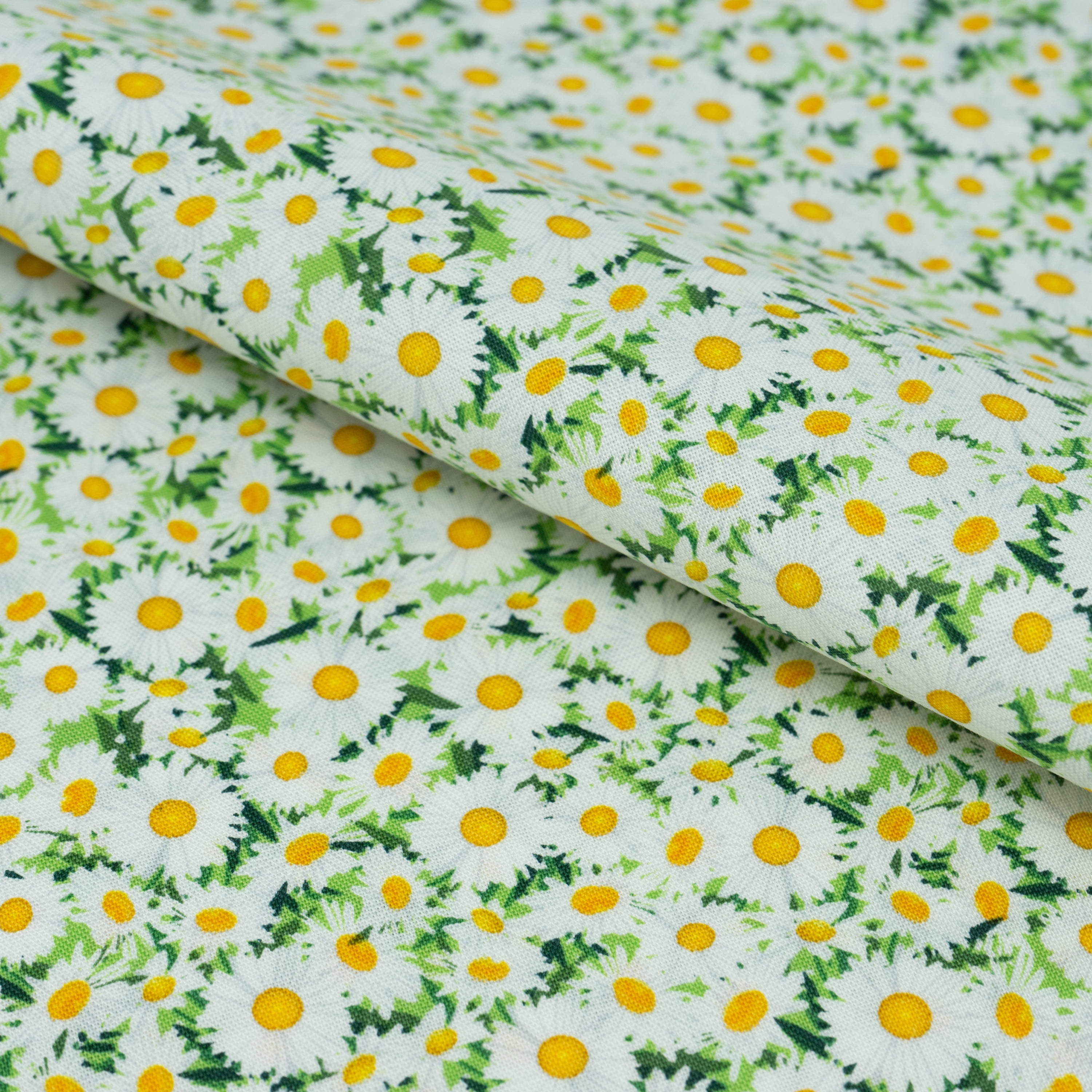 Singer Fabrics, 100% Cotton Print, Craft Quilting, 44 Inch, Green Daisy, 5 Yard Precut