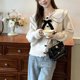 thumbnail image 1 of Suéter de punto tipo cárdigan de estilo coreano para mujer, nuevo, suave, holgado, con cuello de muñeca encerado y suave, para otoño e invierno, que reduce la edad, 1 of 5