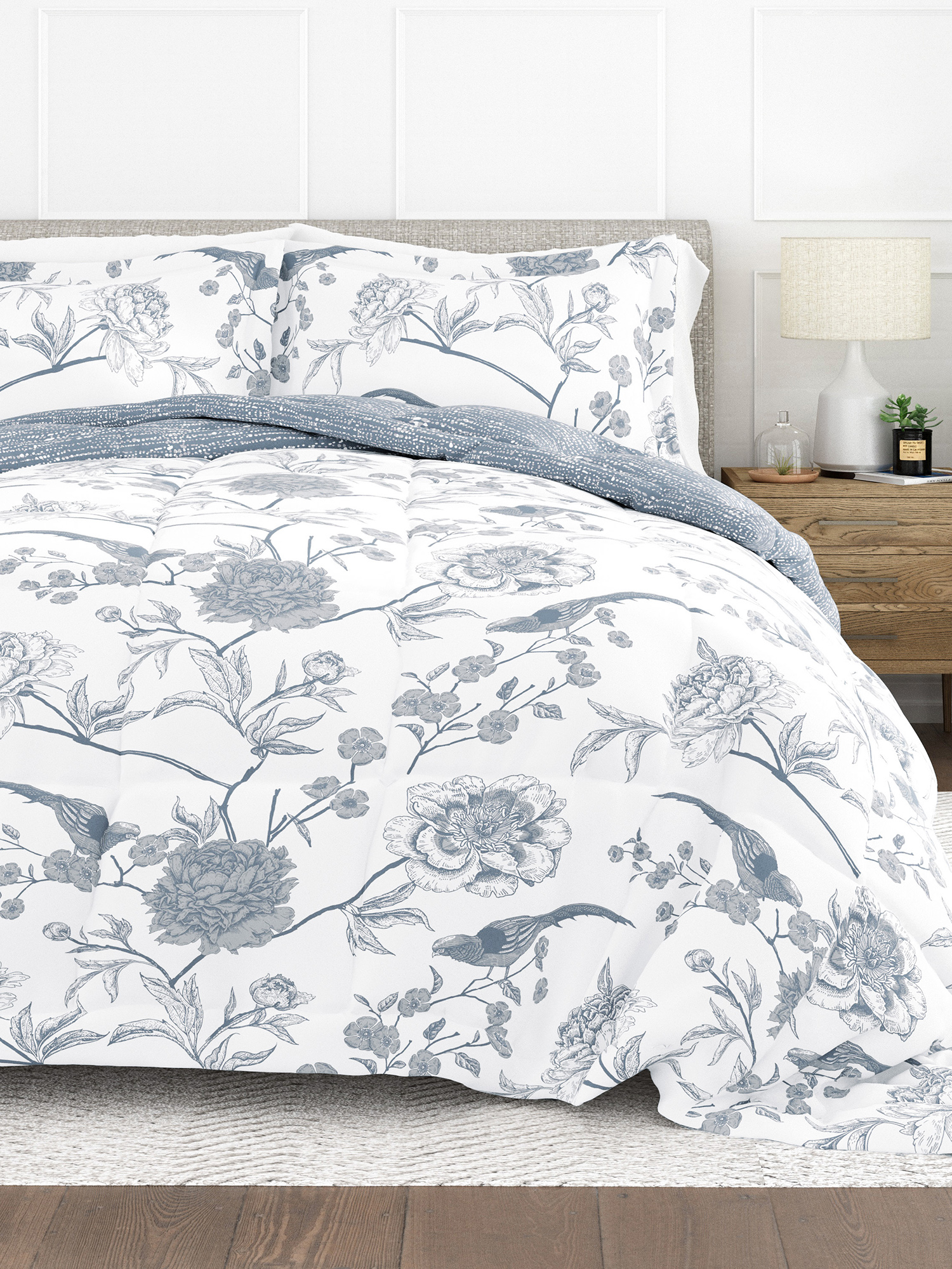 Comfort Canopy - 3 Piece Light Blue Floral Molly Botanicals All Season Down-Alternative Comforter for King Size Beds