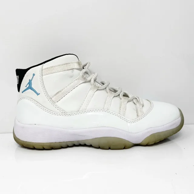 Ni - ke Ni - ke Womens Air Jordan 11 136046-113 White Basketball Shoes Sneakers Size 8