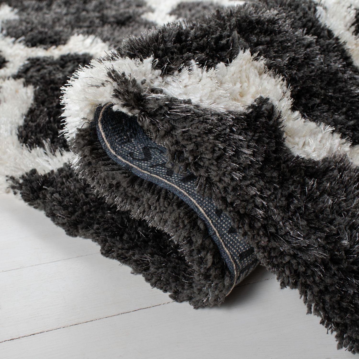 Safavieh Barcelona Anabelle Geometric Shag Area Rug